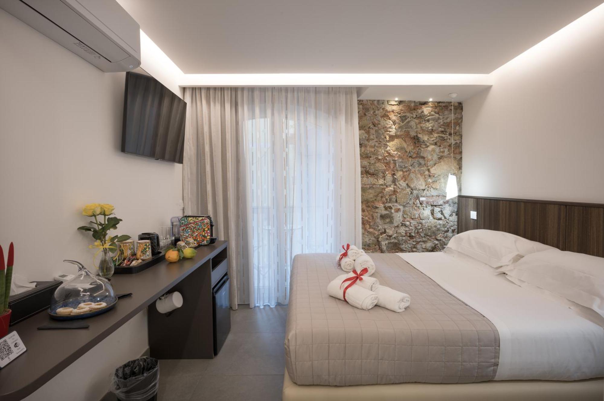 Taormina Charming Rooms מראה חיצוני תמונה