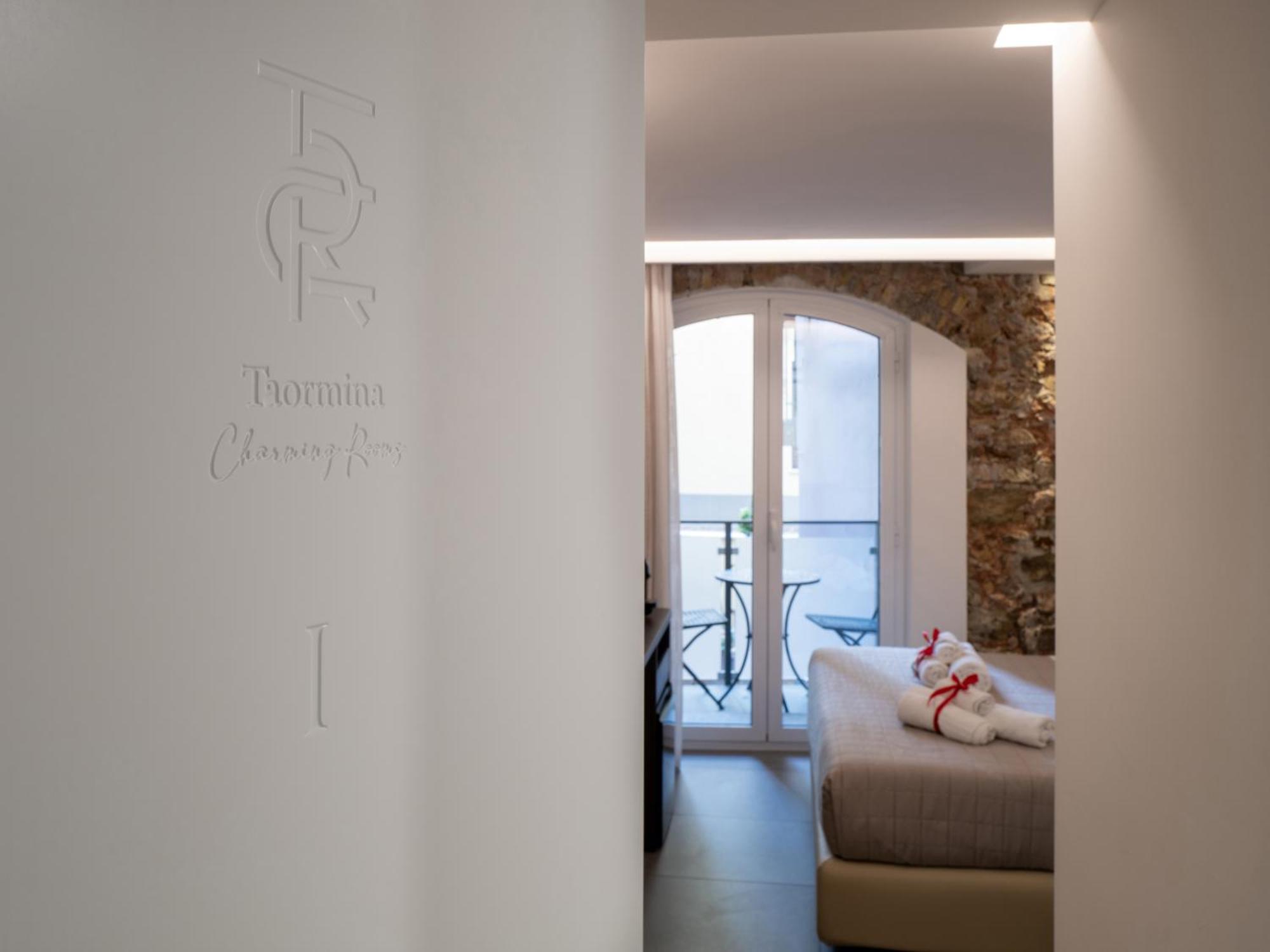 Taormina Charming Rooms מראה חיצוני תמונה